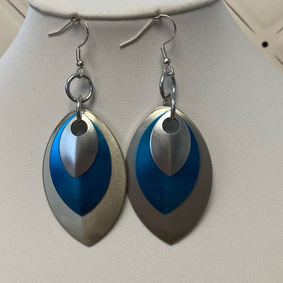 Earrings - Picture 3 of 5